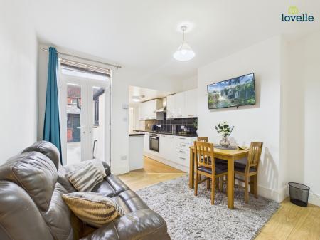 4 bedroom Terraced House for sale in Kirkby Street, Lincoln, LN5