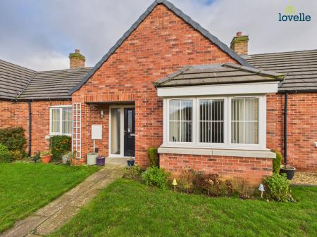 2 bedroom Bungalow for sale in Meadow Walk, Saxilby, LN1