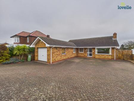3 bedroom Bungalow for sale in Westfield Approach, North Greetwell, LN2