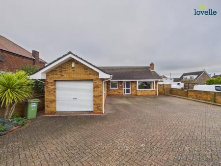 3 bedroom Bungalow for sale in Westfield Approach, North Greetwell, LN2
