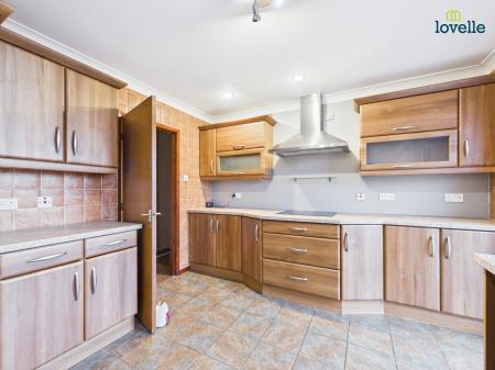 3 bedroom Bungalow for sale in Westfield Approach, North Greetwell, LN2