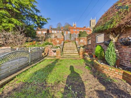 2 bedroom End of terrace house to let in Danes Terrace, Lincoln