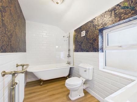 2 bedroom End of terrace house to let in Danes Terrace, Lincoln