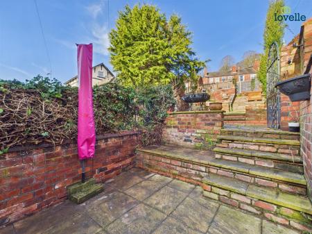 2 bedroom End of terrace house to let in Danes Terrace, Lincoln