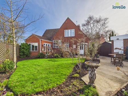 3 bedroom Detached house for sale in High Street, North Kelsey, LN7