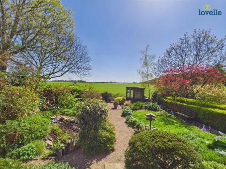 3 bedroom Semi-detached house to let in Riseholme Lane, Riseholme