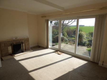 3 bedroom Semi-detached house to let in Riseholme Lane, Riseholme