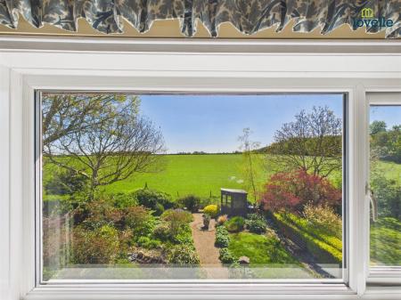 3 bedroom Semi-detached house to let in Riseholme Lane, Riseholme