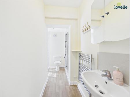 3 bedroom Semi-detached house to let in Riseholme Lane, Riseholme