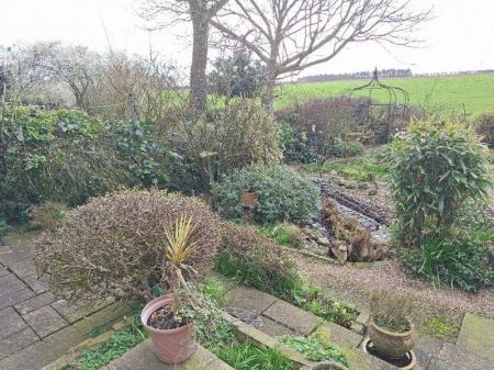 3 bedroom Semi-detached house to let in Riseholme Lane, Riseholme