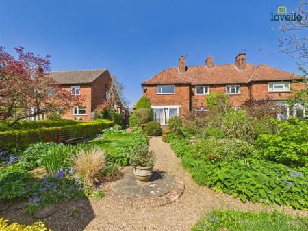 3 bedroom Semi-detached house to let in Riseholme Lane, Riseholme