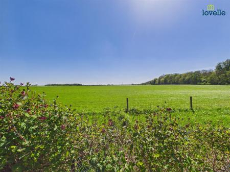 3 bedroom Semi-detached house to let in Riseholme Lane, Riseholme