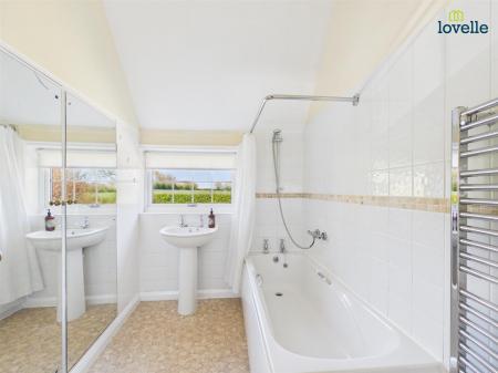 3 bedroom Semi-detached house to let in Riseholme Lane, Riseholme