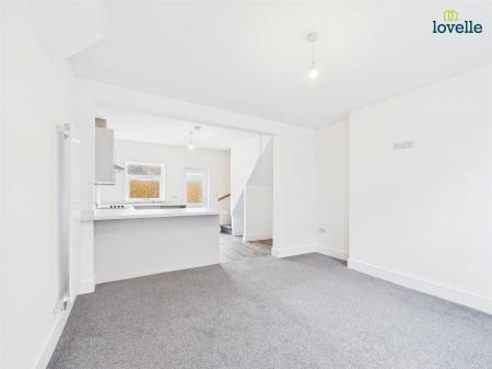 2 bedroom Terraced House to let in Russell Street, Lincoln