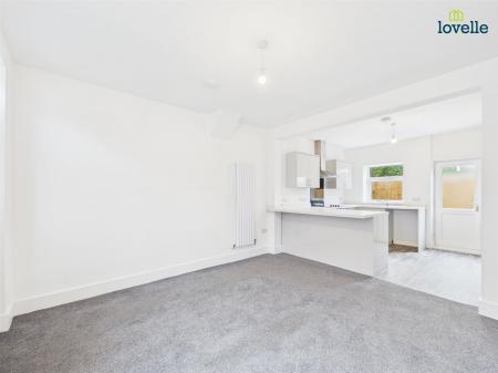 2 bedroom Terraced House to let in Russell Street, Lincoln