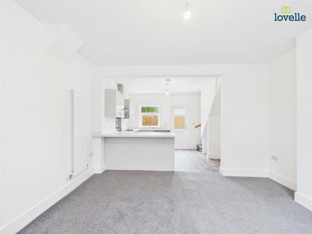 2 bedroom Terraced House to let in Russell Street, Lincoln