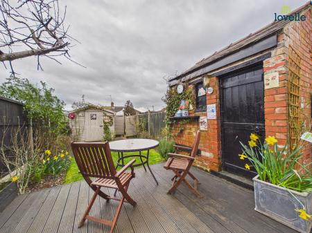 3 bedroom End of terrace house for sale in Western Avenue, Saxilby, LN1