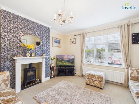3 bedroom End of terrace house for sale in Western Avenue, Saxilby, LN1