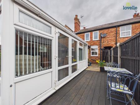3 bedroom End of terrace house for sale in Western Avenue, Saxilby, LN1