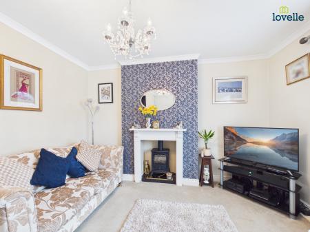 3 bedroom End of terrace house for sale in Western Avenue, Saxilby, LN1