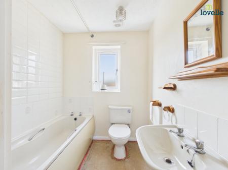 2 bedroom Semi-detached house for sale in Eastcroft, Saxilby, LN1