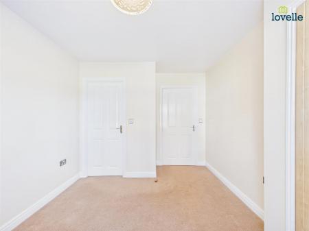 2 bedroom Flat to let in Olsen Rise, Lincoln