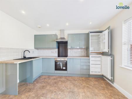 2 bedroom Flat to let in Olsen Rise, Lincoln
