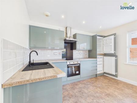 2 bedroom Flat to let in Olsen Rise, Lincoln