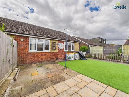 2 bedroom Bungalow to let in Phillips Court, Welton