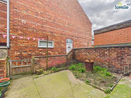 3 bedroom Terraced House for sale in Sincil Bank, Lincoln, LN5