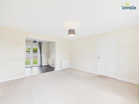 3 bedroom Semi-detached house for sale in Thirsk Close, Market Rasen, LN8