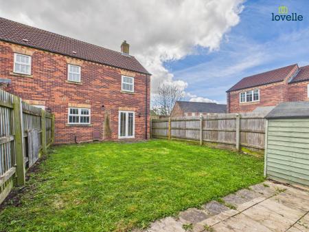 3 bedroom Semi-detached house for sale in Thirsk Close, Market Rasen, LN8