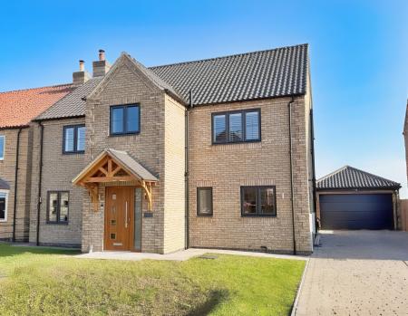 4 bedroom Detached house for sale in Crickets Drive, Nettleham, LN2