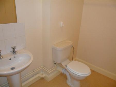 3 bedroom Flat to let in St. Marks Square, Lincoln