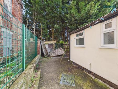 2 bedroom End of terrace house to let in Milton Street, Lincoln