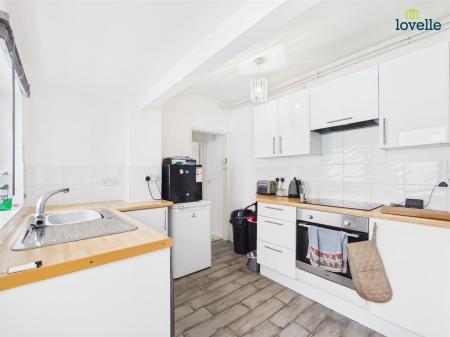 2 bedroom End of terrace house to let in Milton Street, Lincoln