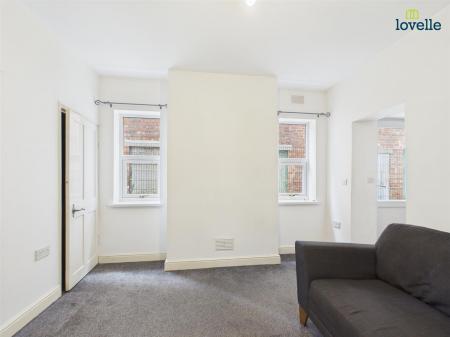 2 bedroom End of terrace house to let in Milton Street, Lincoln