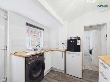 2 bedroom End of terrace house to let in Milton Street, Lincoln