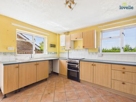 3 bedroom End of terrace house for sale in Fossdyke Gardens, Saxilby, LN1