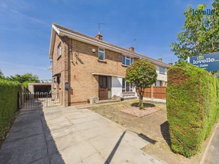 3 bedroom End of terrace house for sale in Fossdyke Gardens, Saxilby, LN1