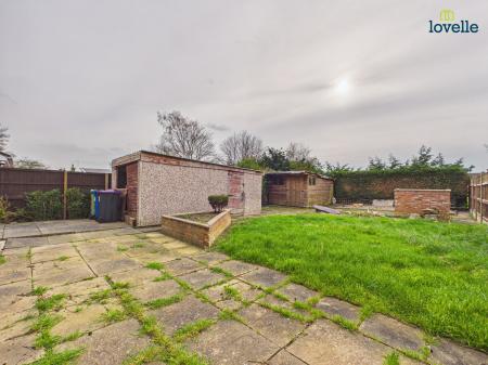 3 bedroom End of terrace house for sale in Fossdyke Gardens, Saxilby, LN1