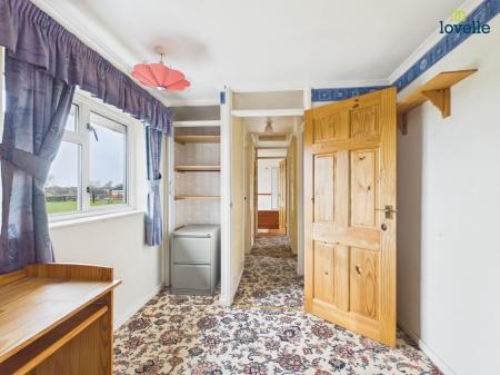 3 bedroom End of terrace house for sale in Fossdyke Gardens, Saxilby, LN1