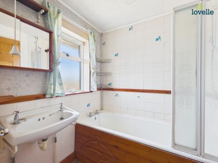 3 bedroom End of terrace house for sale in Fossdyke Gardens, Saxilby, LN1