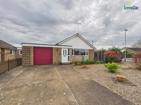 3 bedroom Detached bungalow for sale in Upper Close, Sturton By Stow, LN1