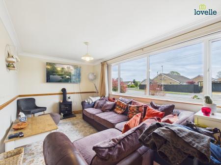 3 bedroom Detached bungalow for sale in Upper Close, Sturton By Stow, LN1