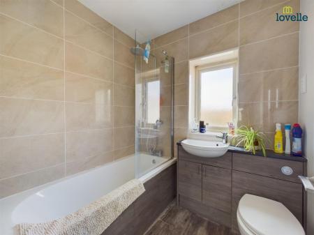 2 bedroom House to let in Abbots Way, Scothern