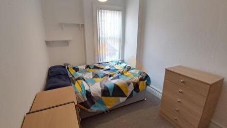 5 bedroom House to let in West Parade, Lincoln