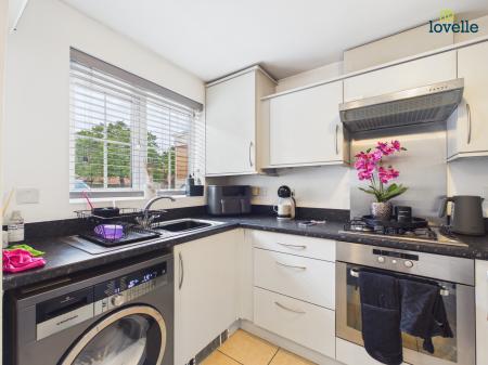 2 bedroom Semi-detached house for sale in Caesar Road, Lincoln, LN6