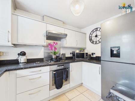 2 bedroom Semi-detached house for sale in Caesar Road, Lincoln, LN6