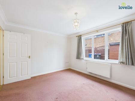 2 bedroom Semi-detached bungalow for sale in Jubilee Court, Lincoln, LN2